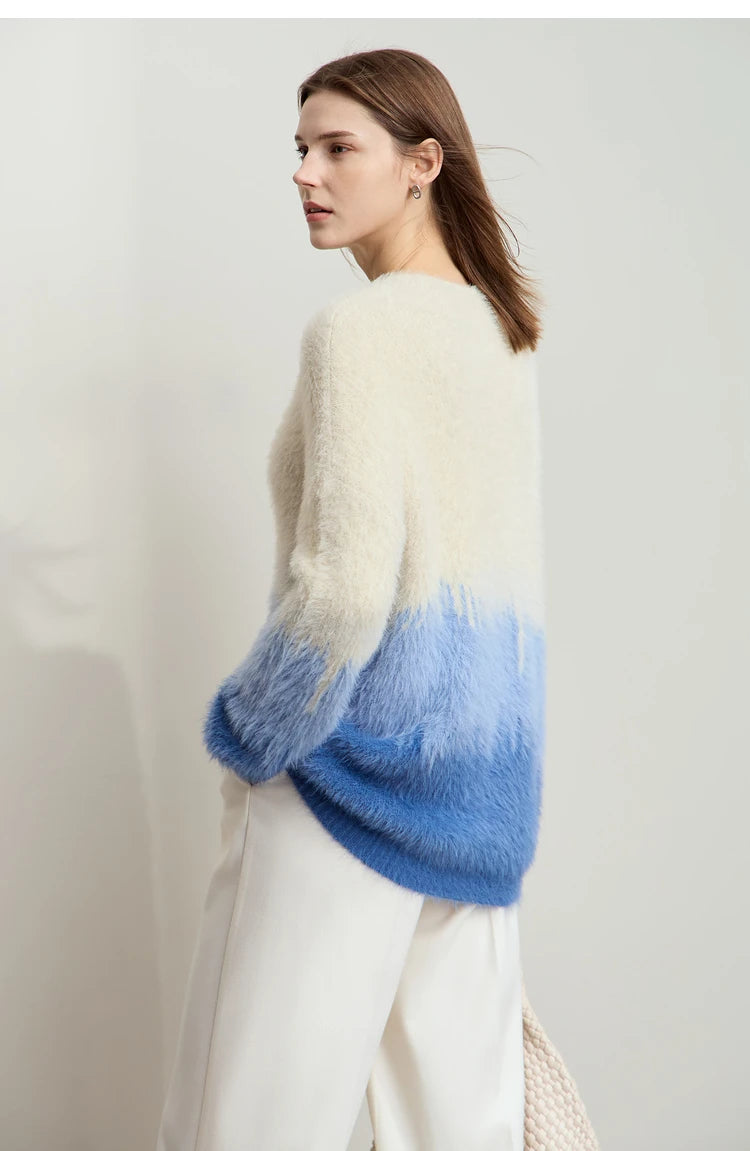Damenpullover in Creme mit blauem Farbverlauf, Rückansicht, O-Ausschnitt