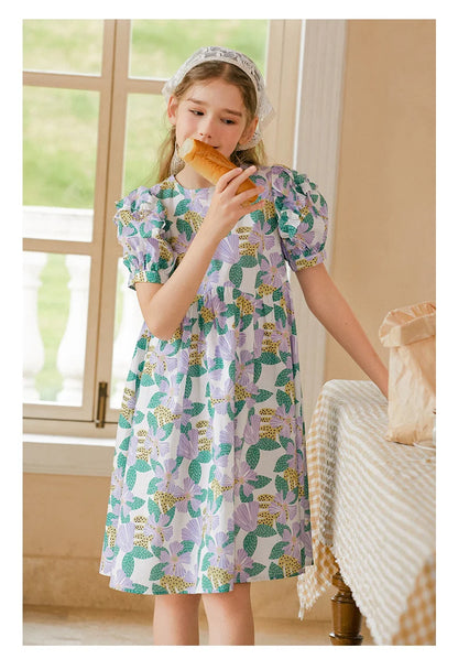 Kurzes Mädchen-Kleid mit Puffärmeln und Cheongsam-Design, Patchwork aus Gaze in Lila-Blau, mit Perlenknöpfen – für Kinder von 3 bis 12 Jahren.