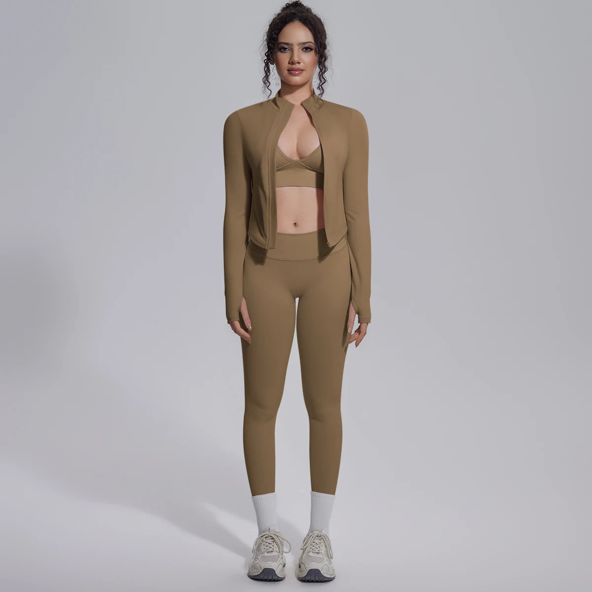 Nahtloses Yoga-Set Damen Hellbraun: Sport-BH, Leggings und langärmlige Jacke