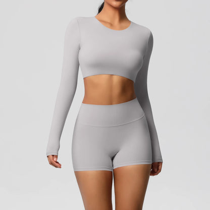 Damen-Yoga-Set mit Langarm-Crop-Top und High-Waist-Shorts, hellgrau