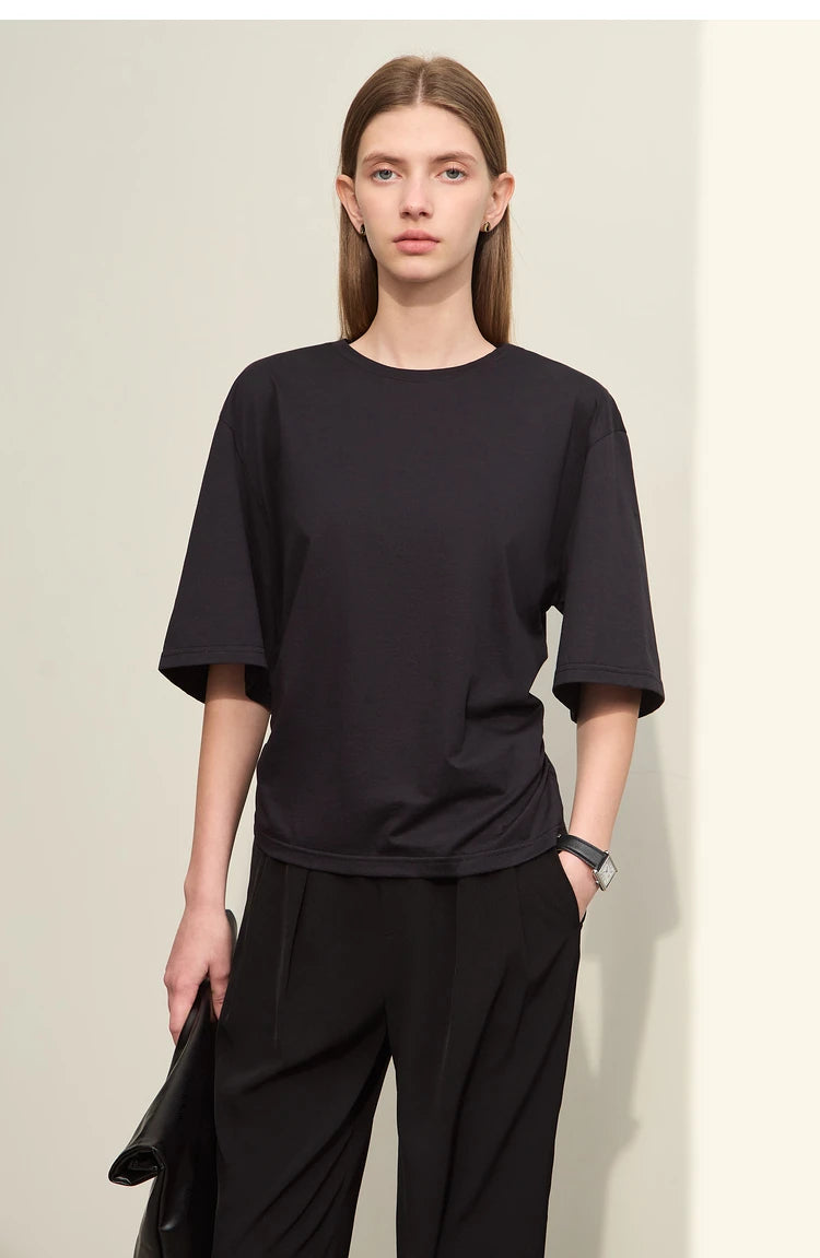 Damen T-Shirt im minimalistischen Stil aus leichtem elastischen Baumwollstoff