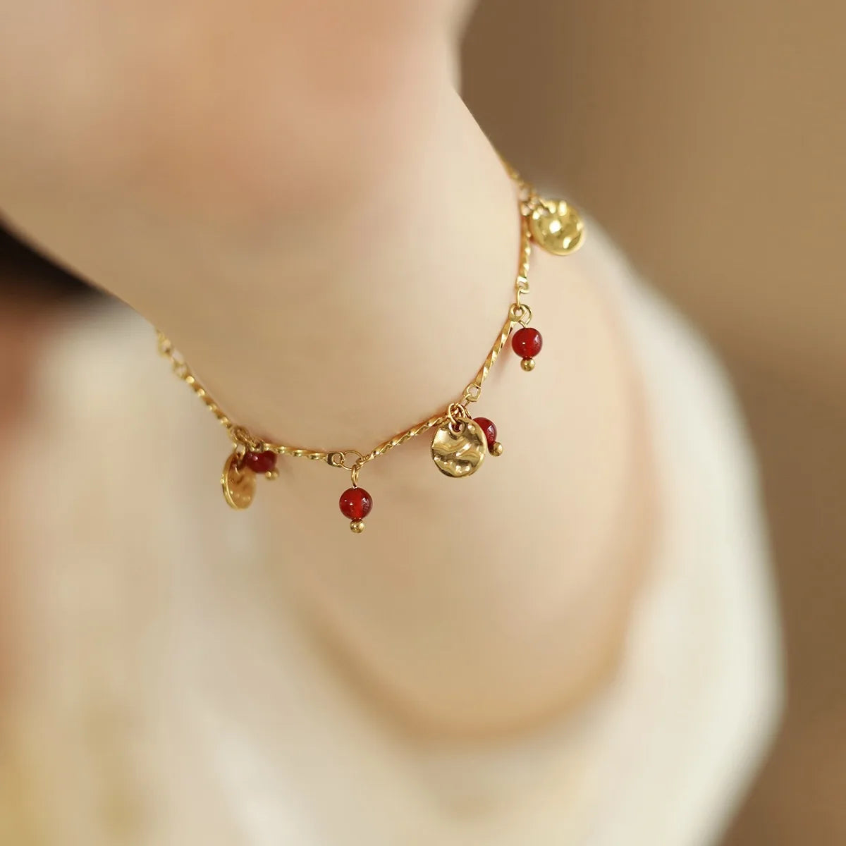 Damen-Armband mit rotem Stein aus Edelstahl