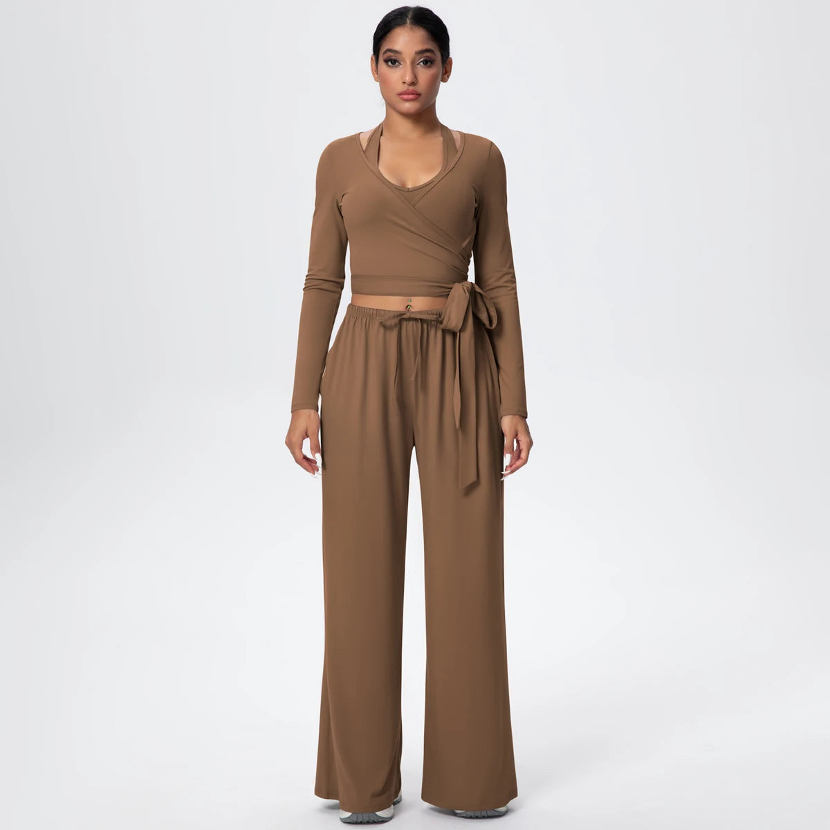 Damen Sportset mit Wickeloberteil und Langarmhose in Braun, Schleife an der Taille