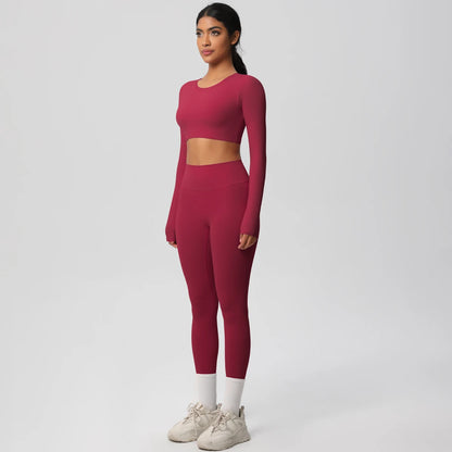 Yoga-Set aus Crop-Top mit langen Ärmeln und Leggings, weinrot