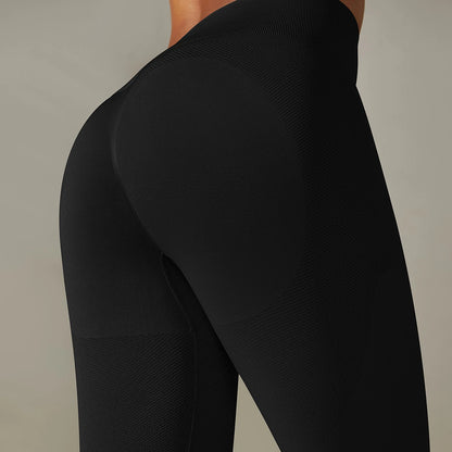 Nahtlose Leggings in Schwarz, seitliche Nahaufnahme der Beinpartie