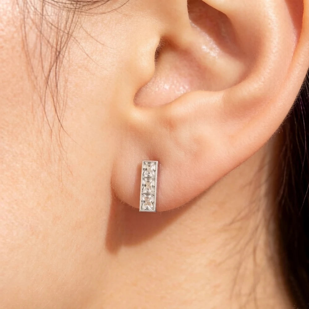 Damen-Ohrstecker weißer Zirkonia geometrisch aus Sterlingsilber