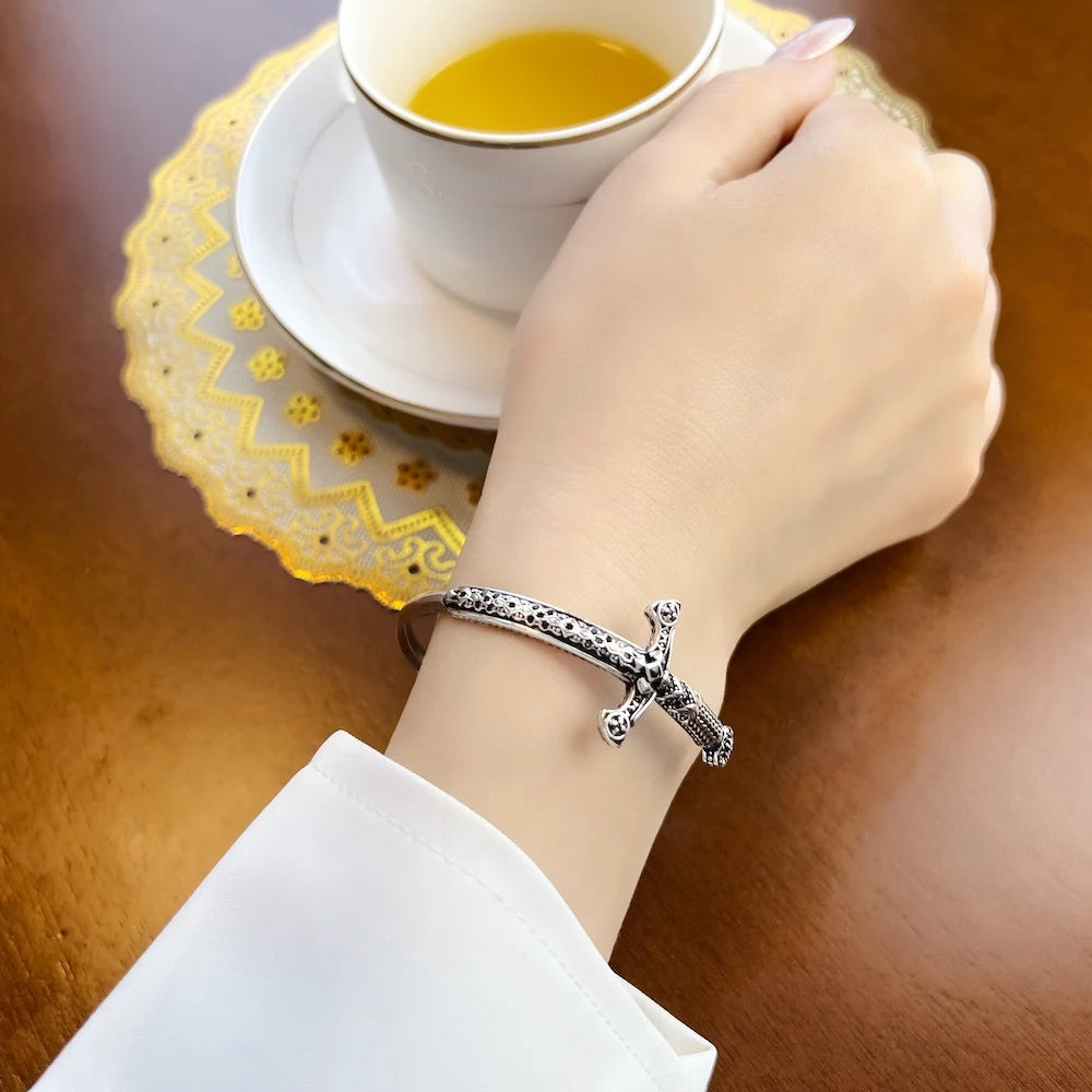 Damen-Armreif Royal Ornamentik Schwert Vintage aus Sterlingsilber