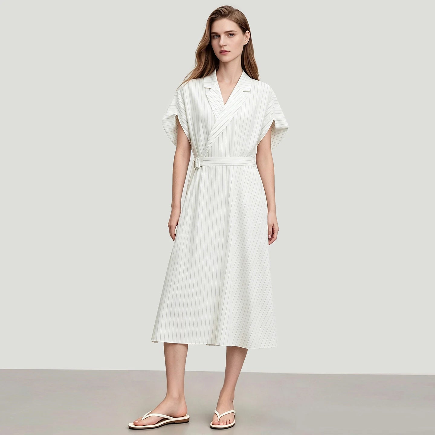 Elegantes Gestreiftes Damenkleid Mit Gürtel Für Büro Und Freizeit