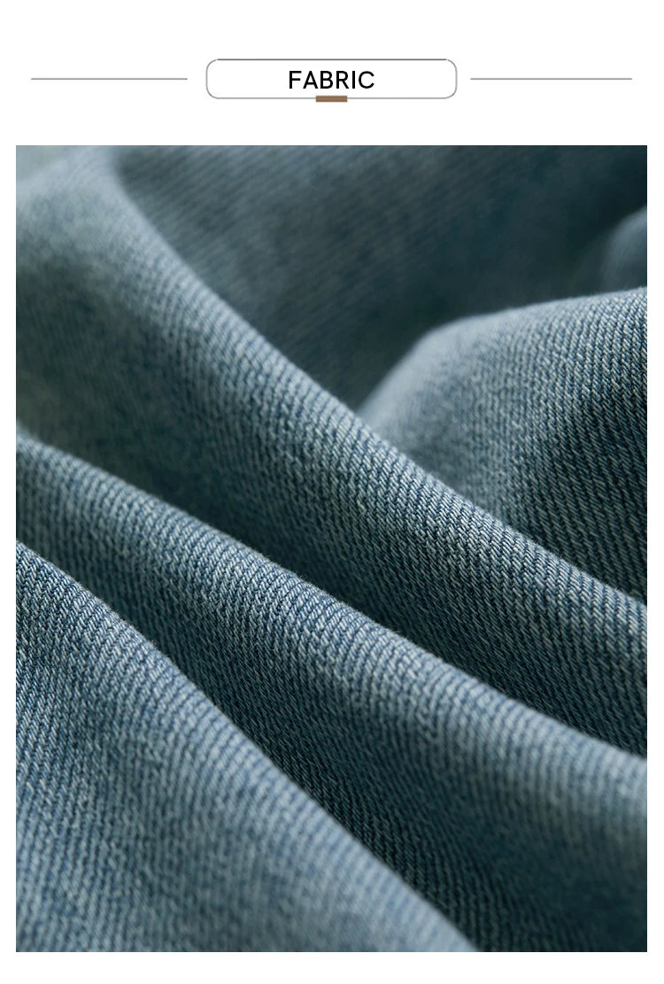 Damen Jeans im minimalistischen Stil mit weitem Bein und niedriger Taille