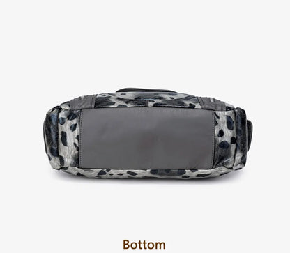 Damen-Hobo-Tasche aus gewaschenem Leder mit grau-Leoparden-Print und mehreren Fächern und viel Stauraum