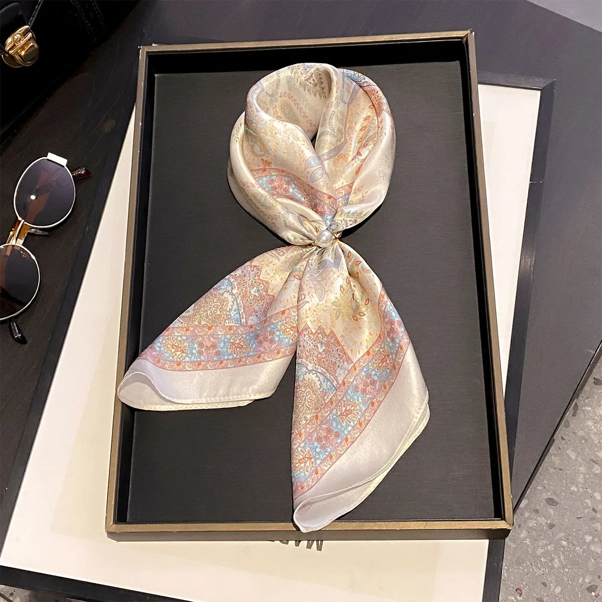 Damen Seidensatin Schal quadratisch Blumenprint Kopftuch Bandana Hijab Neu