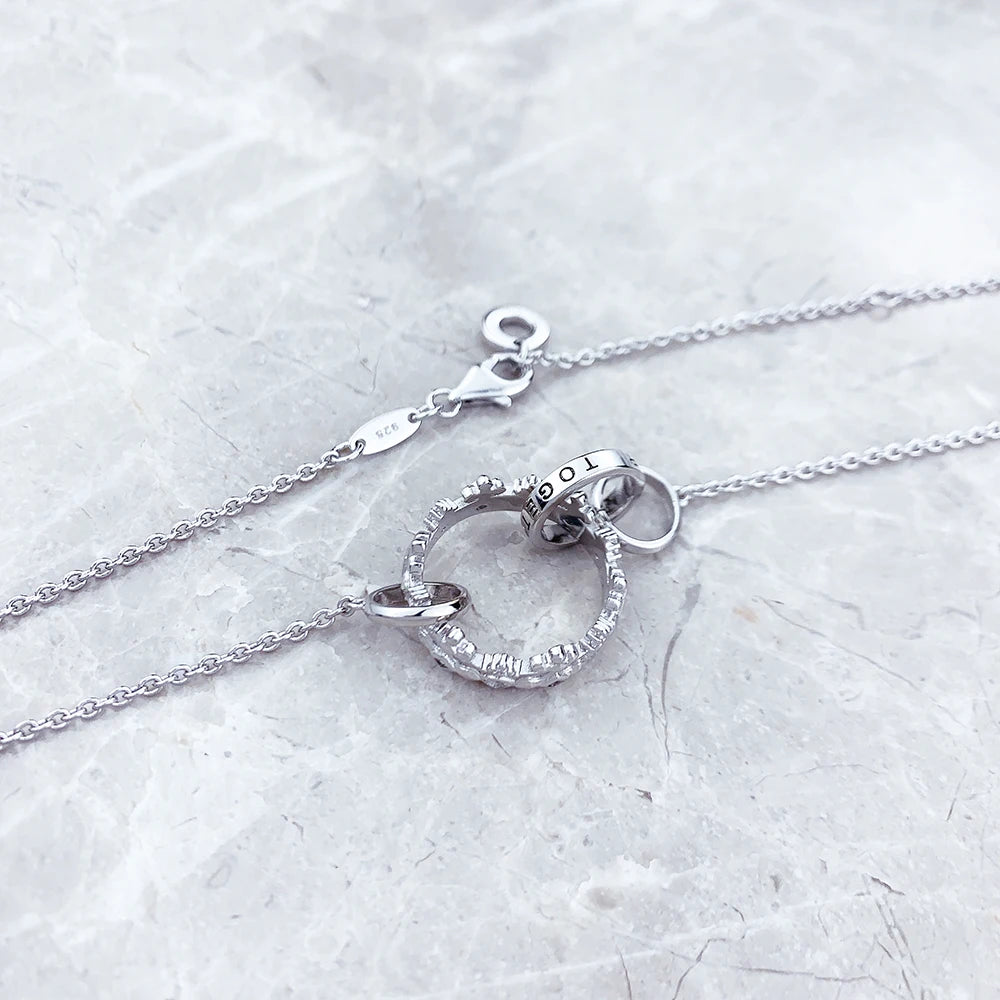 Sterlingsilber-Halskette mit rundem Kronenanhänger und Kettenöse