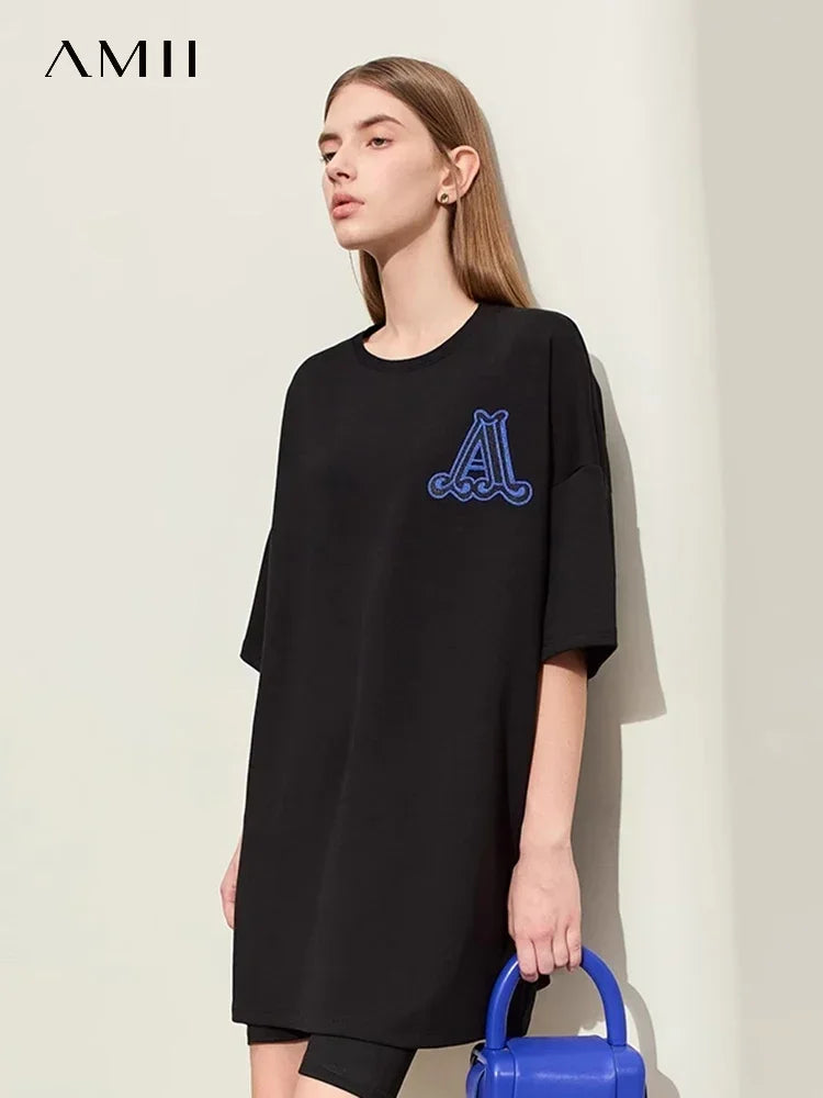 Damen Rundhals-T-Shirt im minimalistischen Stil mit lässiger Stickerei und kurzen Ärmeln