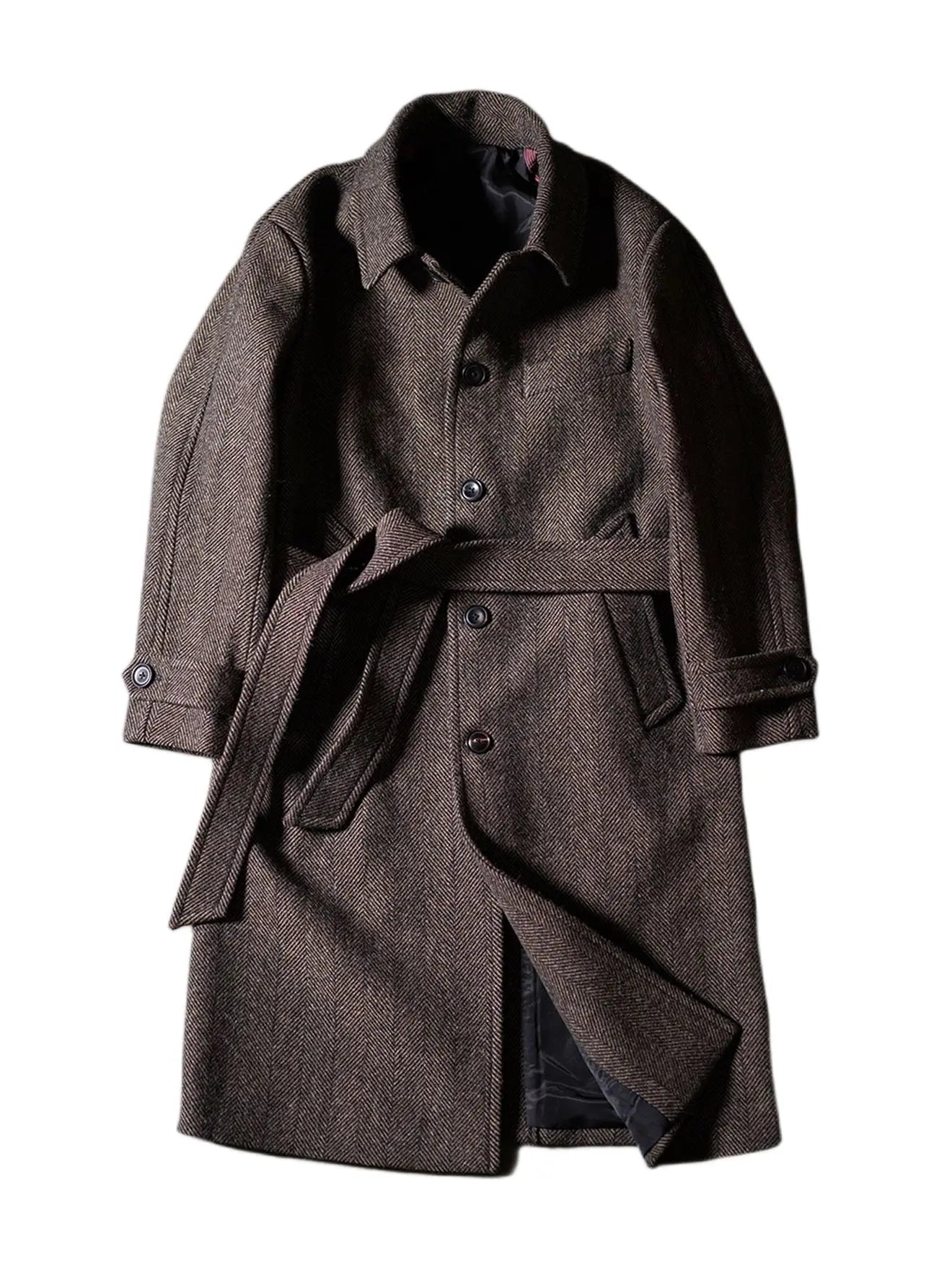 Herrenmantel aus Fischgräten-Tweed, braun, mit Bindegürtel und Taschenklappen