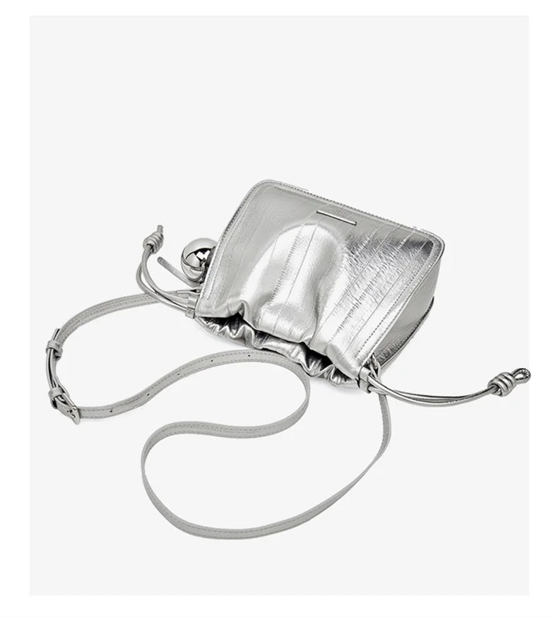 Damen Schultertasche aus Kunstleder und Spaltleder mit Kordelzug