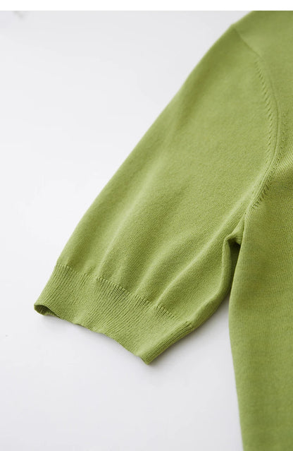 Damen Top im Minimalismus-Stil mit O-Ausschnitt und kontrastierenden Farben