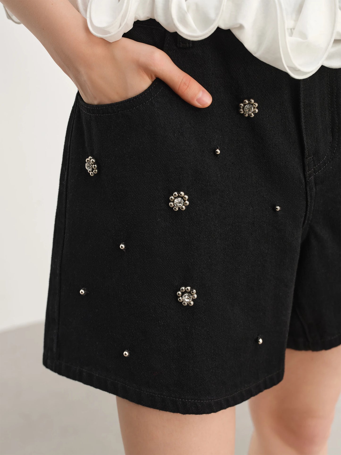 Damen-Hose mit elastischem Bund und Kordelzug, weites Bein, lässig und hoch tailliert – ideal für den Sommer.