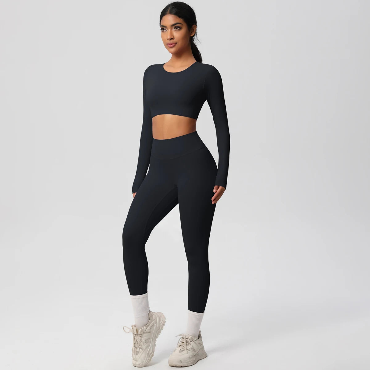 Yoga-Set aus langarmem Crop-Top und High-Waist-Leggings, schwarz