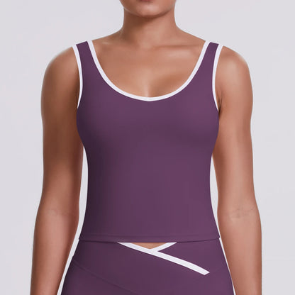 Crop-Top in Lila, Racerback mit weißem Rand und kontrastierenden Nähten