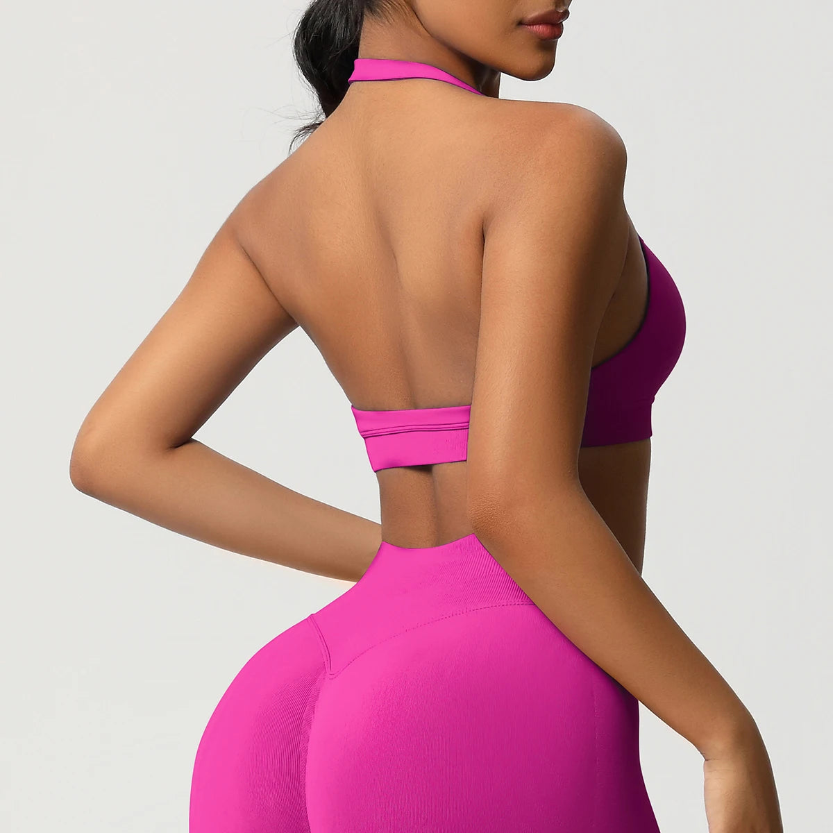 Nahtloser Sport-BH in kräftigem Pink, Rückansicht mit breitem Racerback