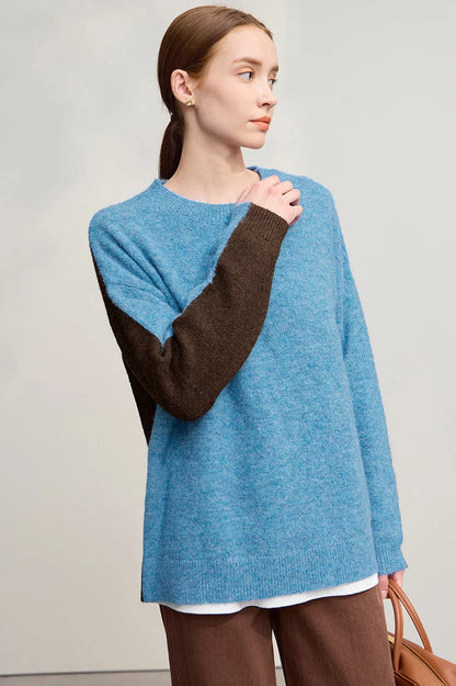 AMII Damenpullover Patchwork, Frontansicht blau mit braunem Seiteneinsatz, Rundhals