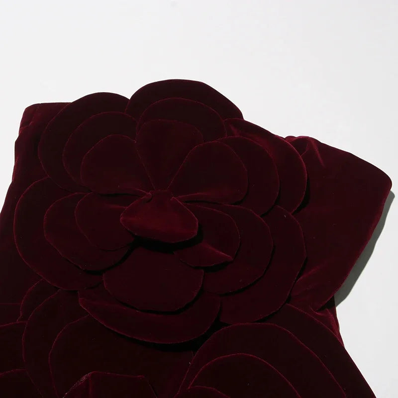 Elegantes Damenkleid mit Rundhalsausschnitt, kurzen Ärmeln und Patchwork-Design mit Quasten und Falten.
