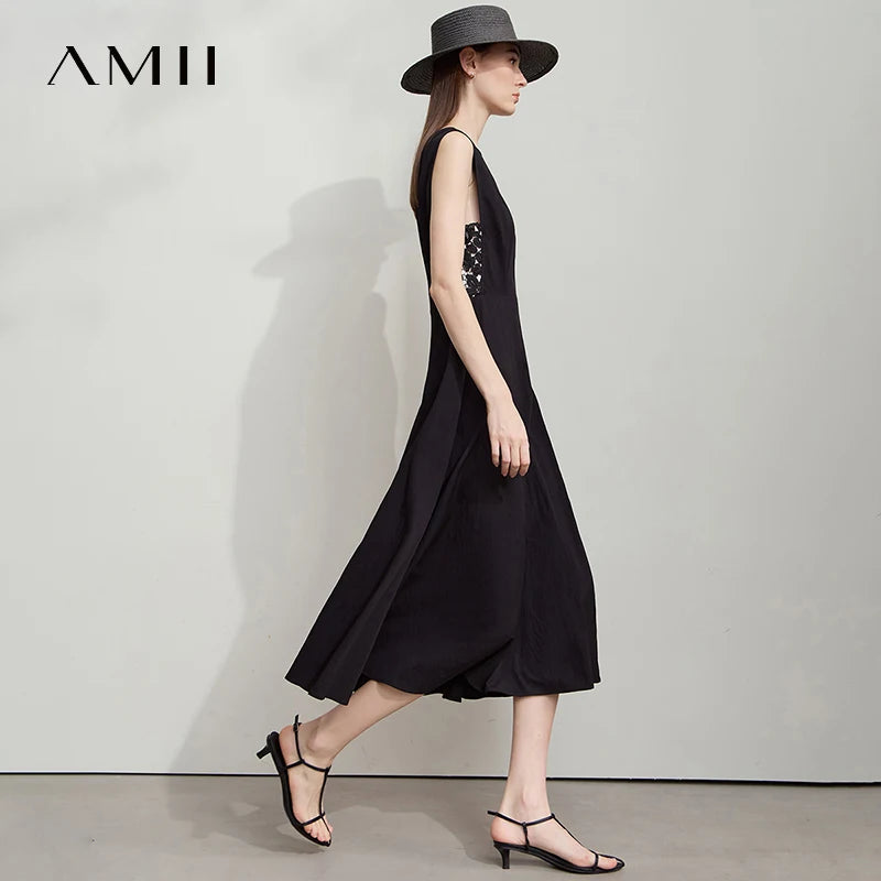 Elegantes Ärmelloses Damenkleid Mit Tailliertem Schnitt Und Spitze
