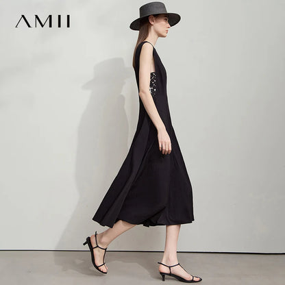 Elegantes Ärmelloses Damenkleid Mit Tailliertem Schnitt Und Spitze