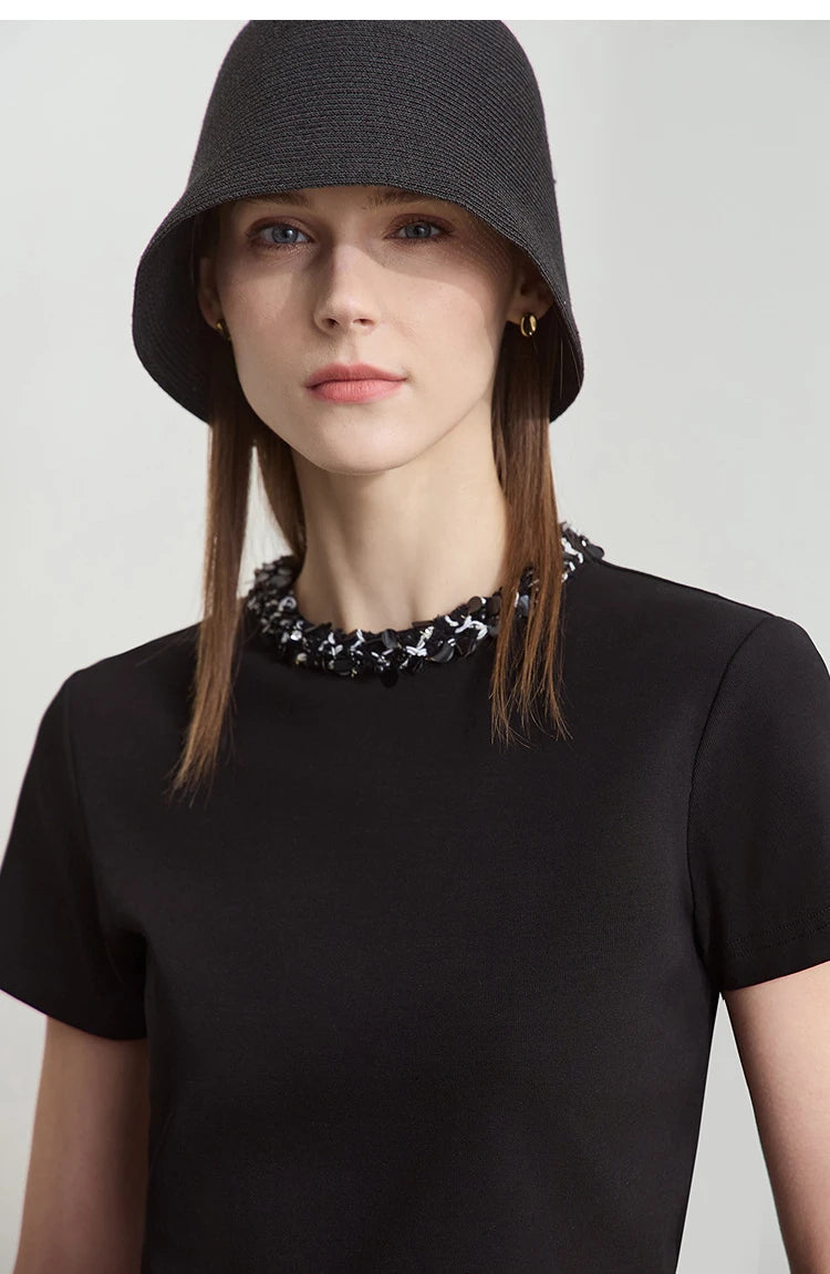 Damen Kurz-T-Shirt im minimalistischen Stil mit elastischen Perlen und Pailletten-Dekoration