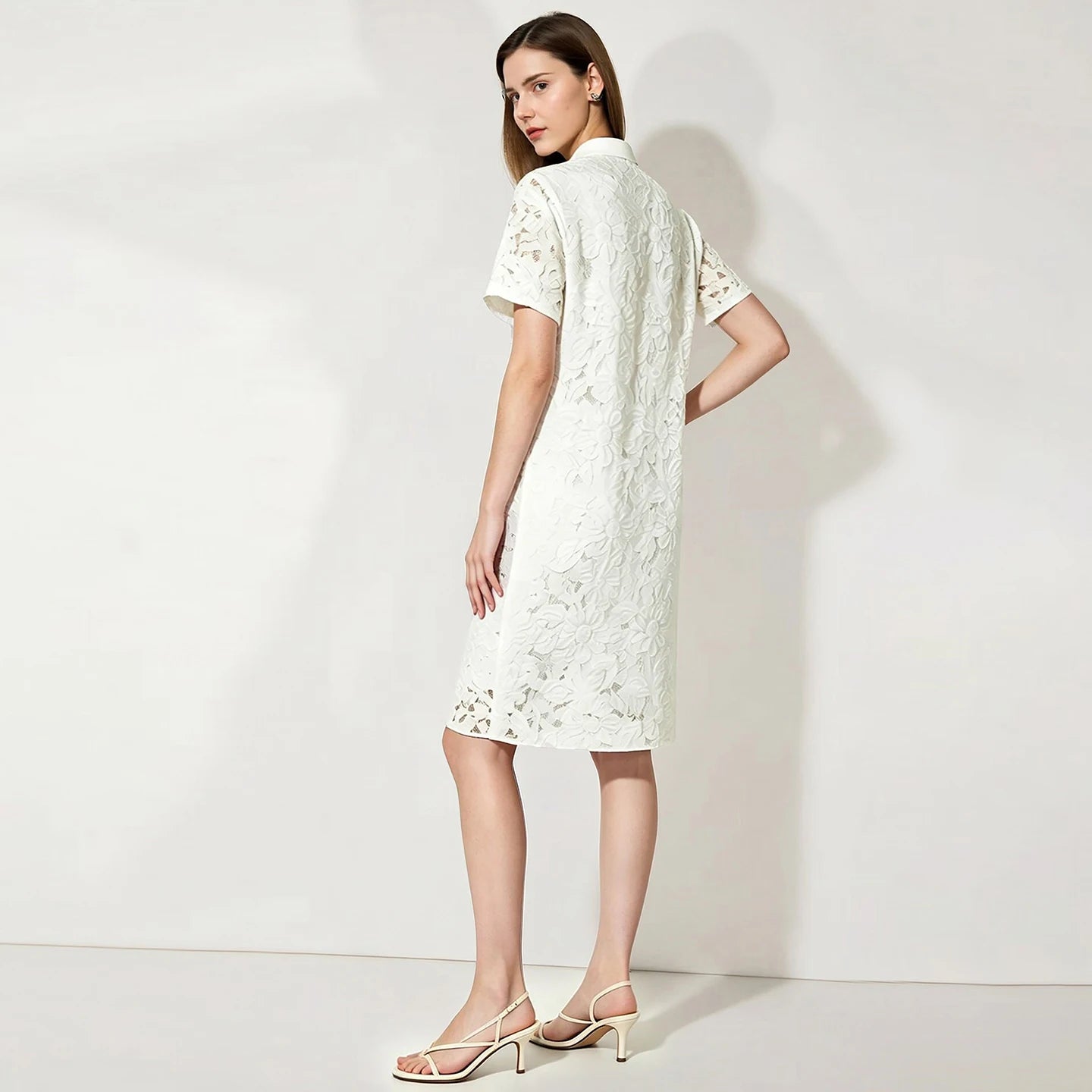 Zeitloses Damen Sommerkleid Mit Stehkragen Und Lockerem Schnitt