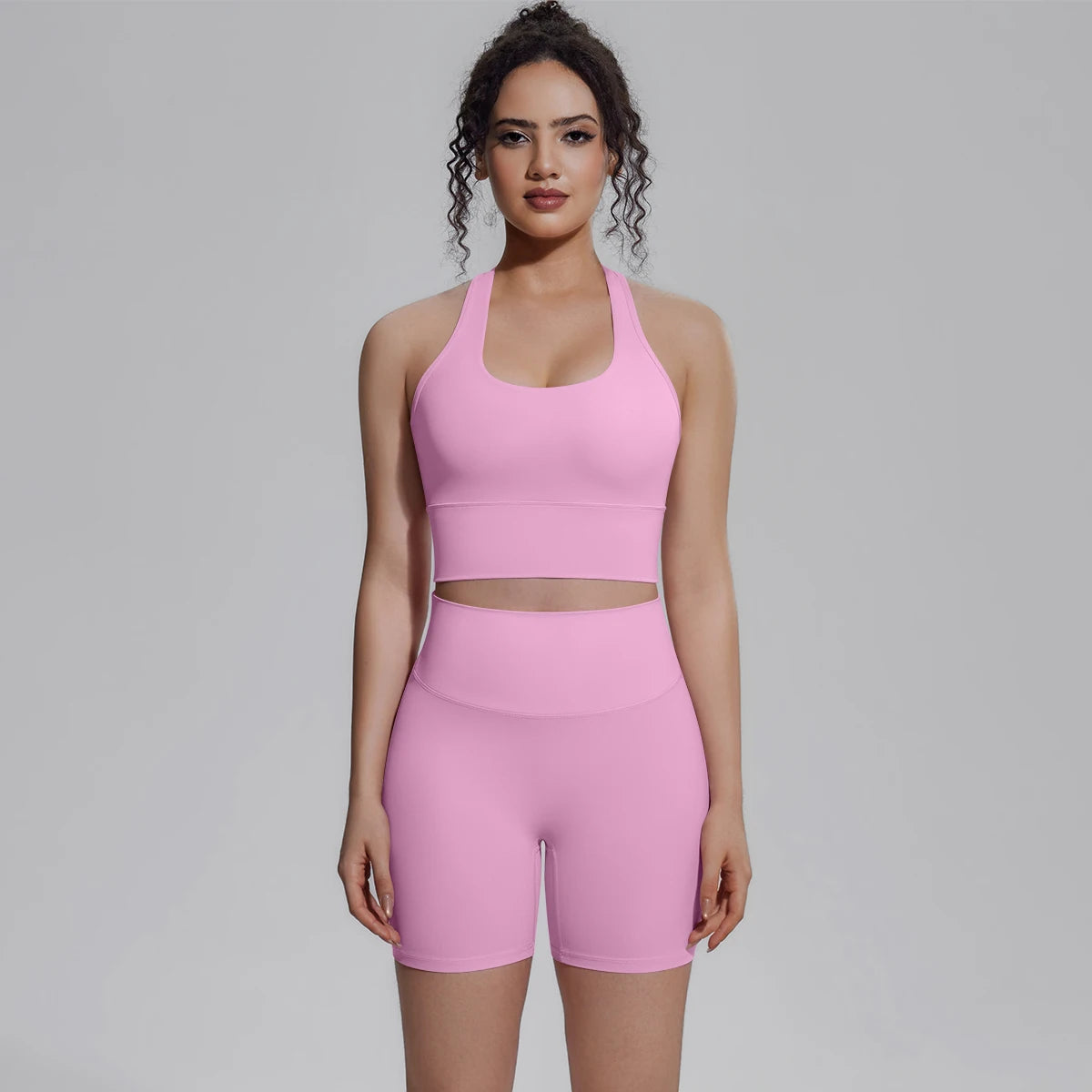 Yoga-Set für Damen: rosafarbenes Träger-Top und passende Shorts, zweiteiliges Design