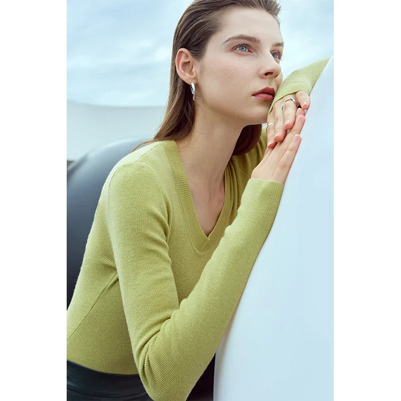Gelbgrüner Damen-Strickpullover mit langen Ärmeln und V-förmigem Ausschnitt