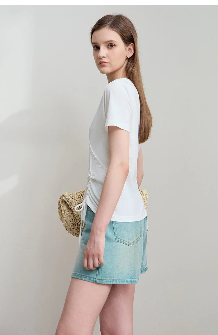 Damen T-Shirt im minimalistischem Stil mit V-Ausschnitt und Plissee-Details