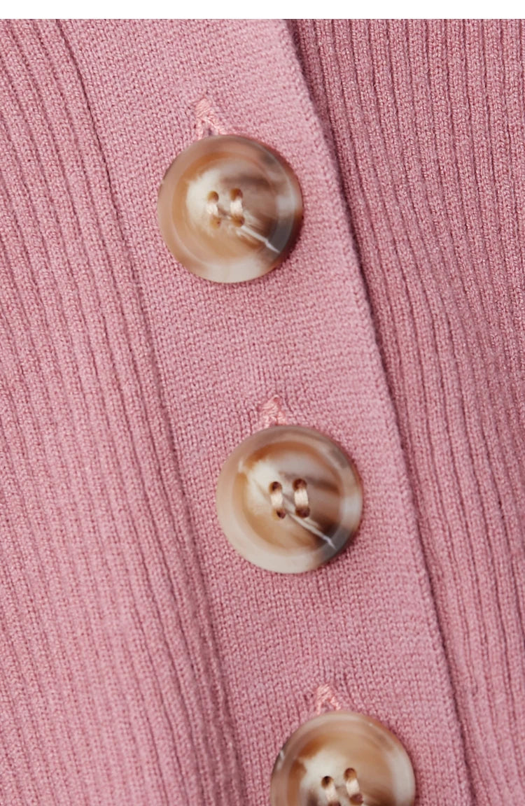 Damen T-Shirt im minimalistischen Stil mit V-Ausschnitt und halben Ärmeln