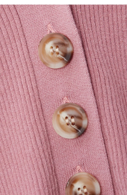 Damen T-Shirt im minimalistischen Stil mit V-Ausschnitt und halben Ärmeln