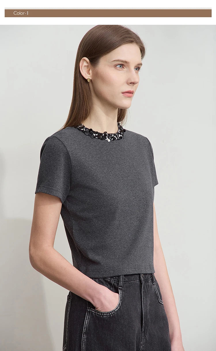 Damen Kurz-T-Shirt im minimalistischen Stil mit elastischen Perlen und Pailletten-Dekoration
