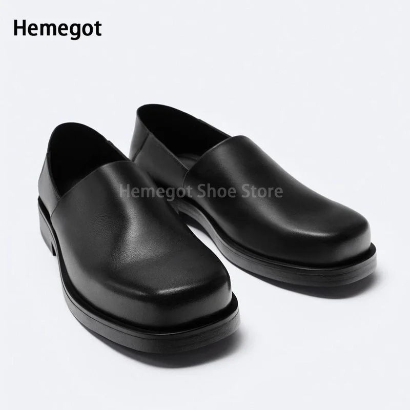 Herren-Loafer aus schwarzem Leder mit quadratischer Spitze und flacher Sohle