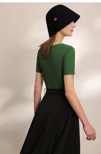 Damen Tops und T-Shirts im minimalistischen Stil mit quadratischem Kragen