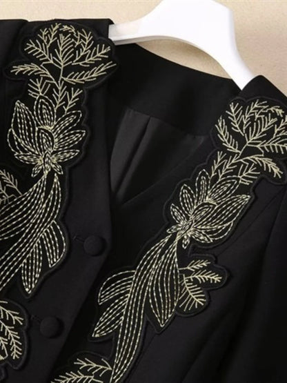 Lässige Damenjacke mit Reißverschluss, unregelmäßigem Schnitt und Patchwork-Design – ideal für den minimalistischen Stil