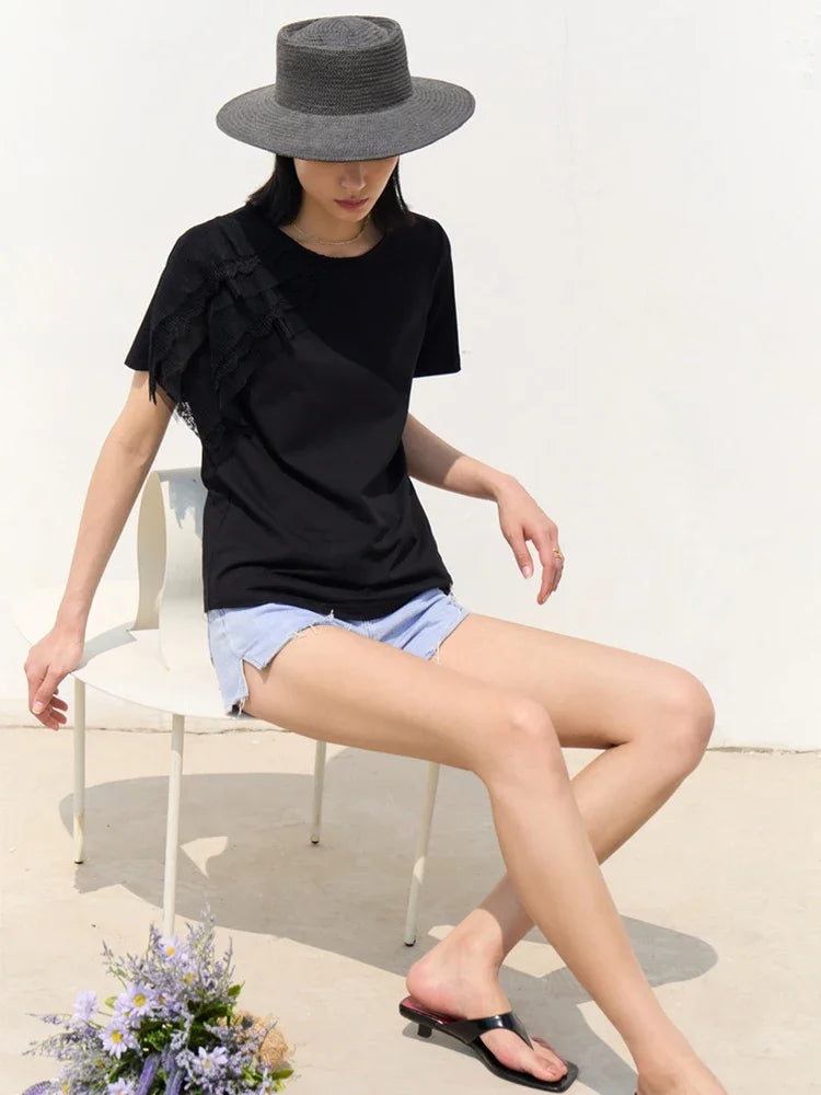 Damen T-Shirt aus mercerisierter Baumwolle im minimalistischen Patchwork-Stil mit Spitze