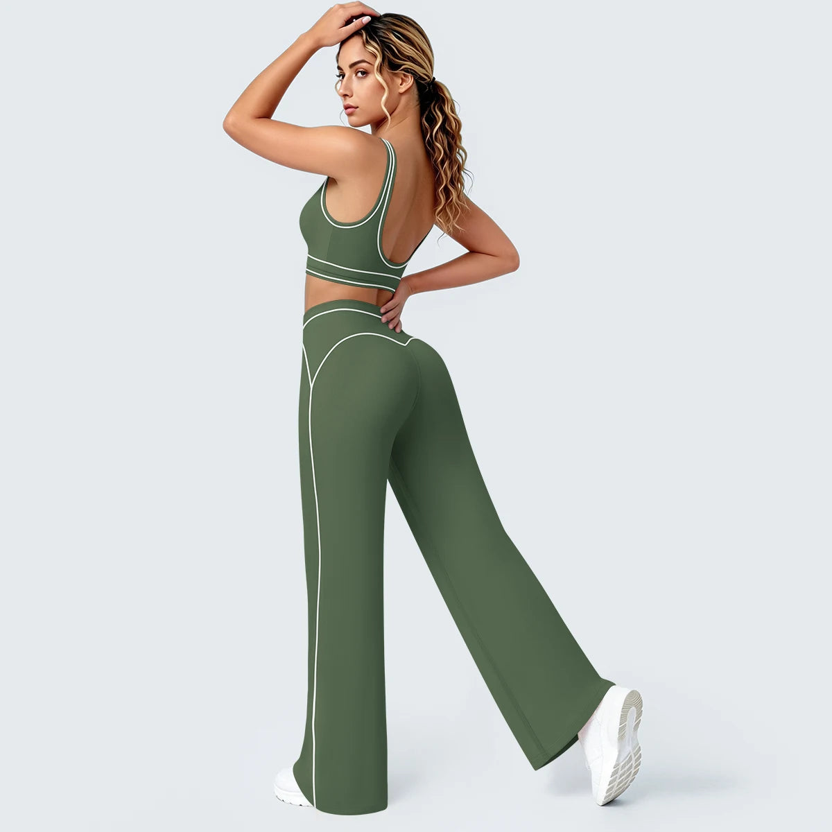 Damen Yoga-Set in Olivgrün: Sport-BH mit Brustpolstern und weite Hose mit Kontrastlinien