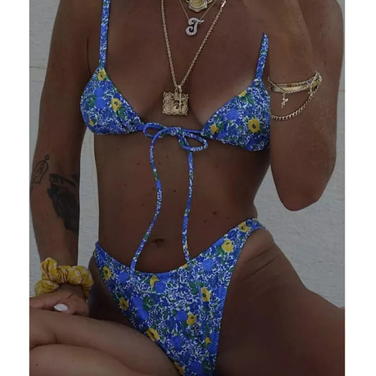 Zweiteiliges Damen-Badeanzug-Set in großen Größen mit hoch tailliertem Schnitt – ideal für Strand und Pool.