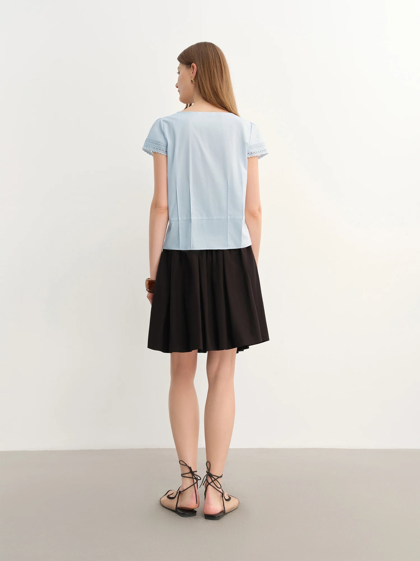 Damen T-Shirt mit Blumen- und Herzprint im süßen Stil – lockerer, figurbetonter Allrounder für den Sommer