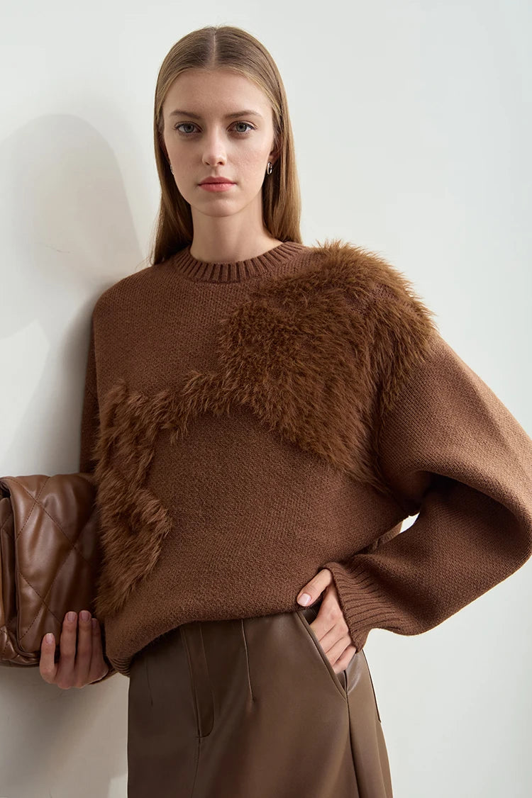 Damenpullover mit Rundhalsausschnitt, braunem Jacquard und flauschigen Struktureinsätzen