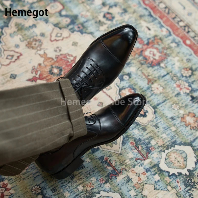 Herren-Oxford-Schuhe mit Schnürung, braunes Glattleder und spitz zulaufende Kappe