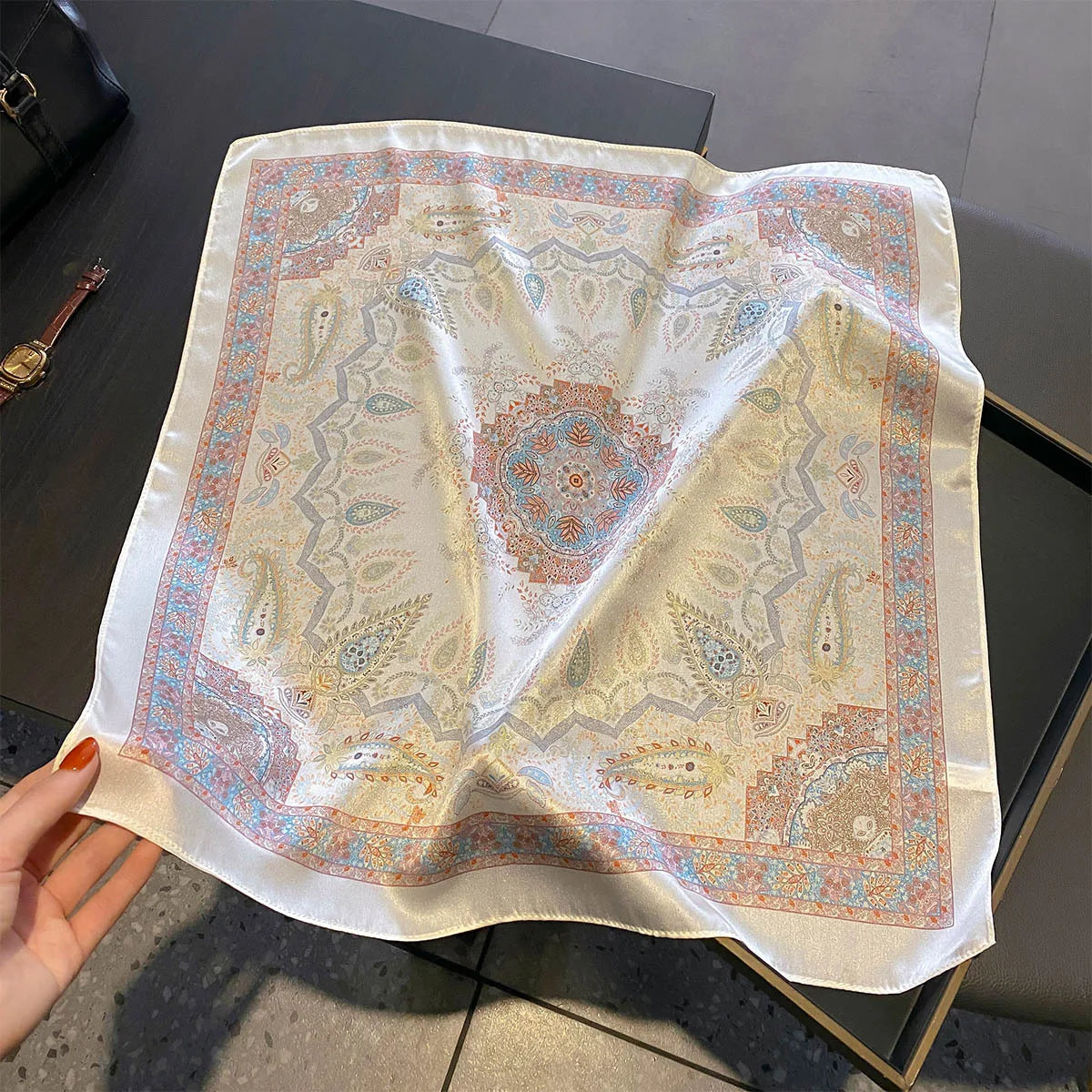 Damen Seidensatin Schal quadratisch Blumenprint Kopftuch Bandana Hijab Neu