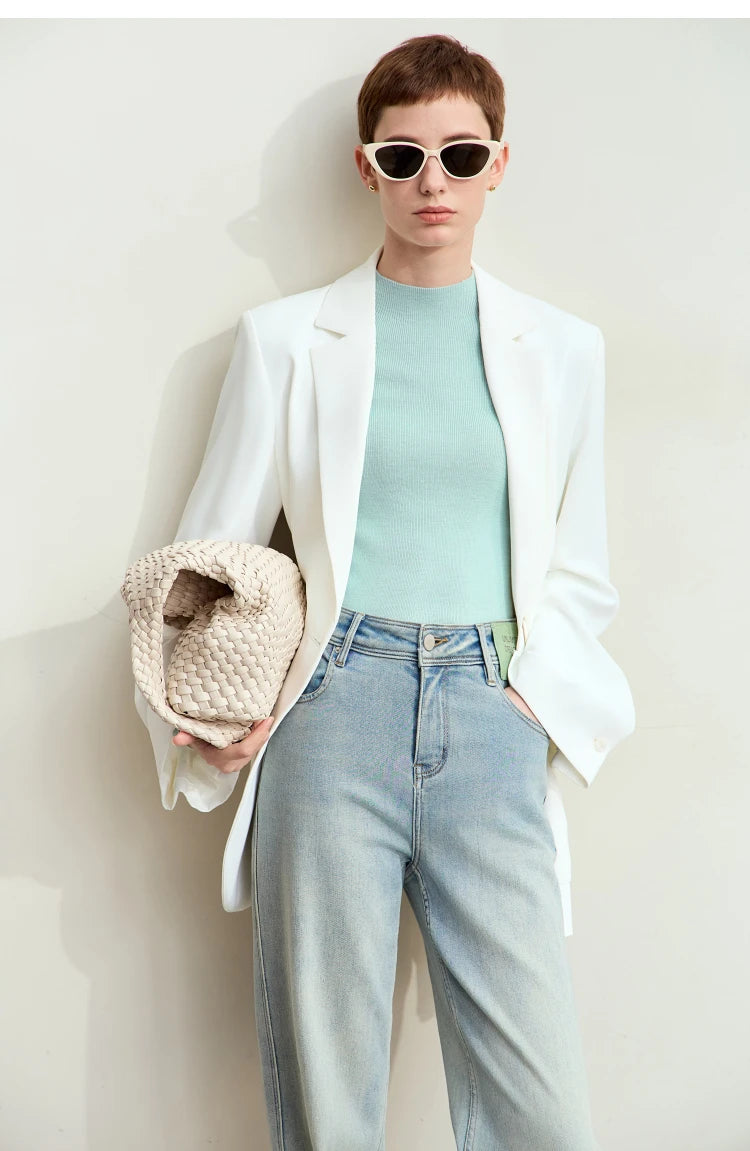 Damenpullover mit kurzem Stehkragen, langarm, einfarbig hellblau unter Blazer
