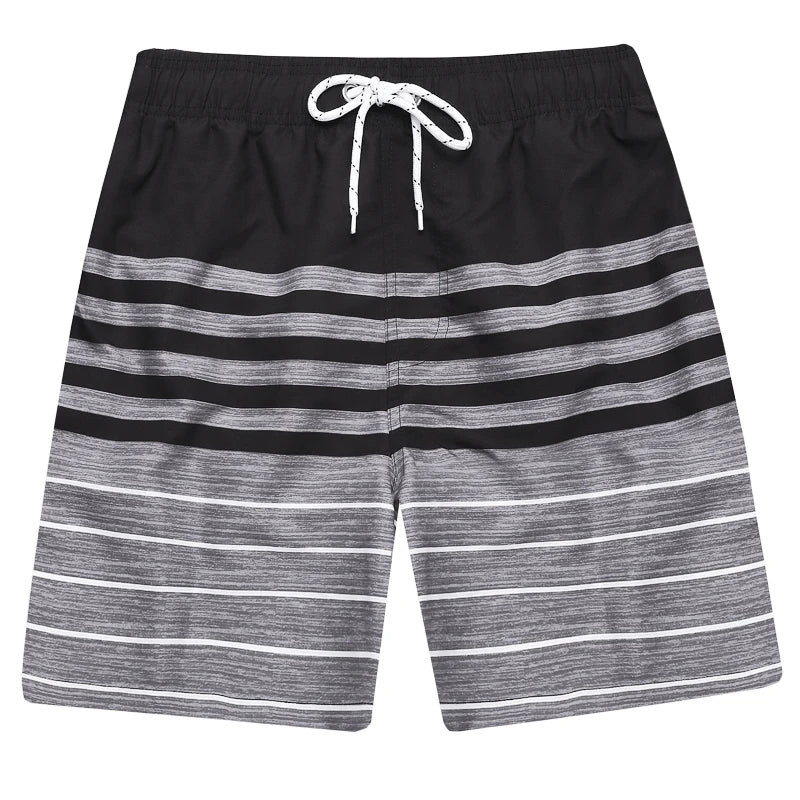 Herren-Badeshorts aus Polyester mit abnehmbarem Polster und niedrigem Bund – ideal für den Sommer.