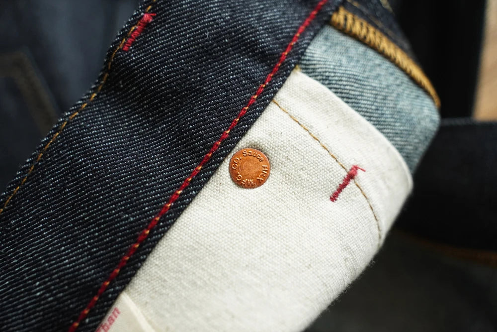 Herren Jeans aus Sommer Selvedge Denim mit lockerer Passform und hohem Bund