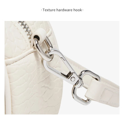 Damen Handtasche Aus Soft Leateh Im Boston Stil Mit Crossbody Anhänger